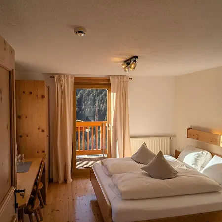 Naturhotel Berghof Otel Pfunds