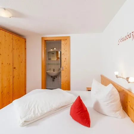 Naturhotel Berghof ホテル プフンツ