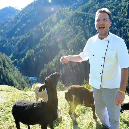 Naturhotel Berghof 3* プフンツ